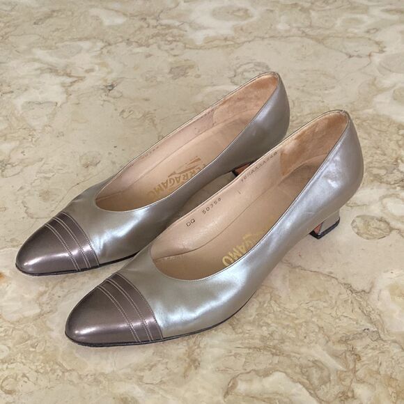 Vintage Salvatore Ferragamo Metallic Silver & Bronze Leather Court Shoes - Picture 3 of 14